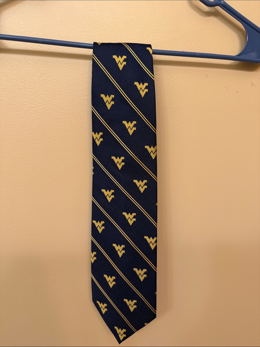 WVU Navy and Gold Patterned Men's Tie with Collegiate Crest silk